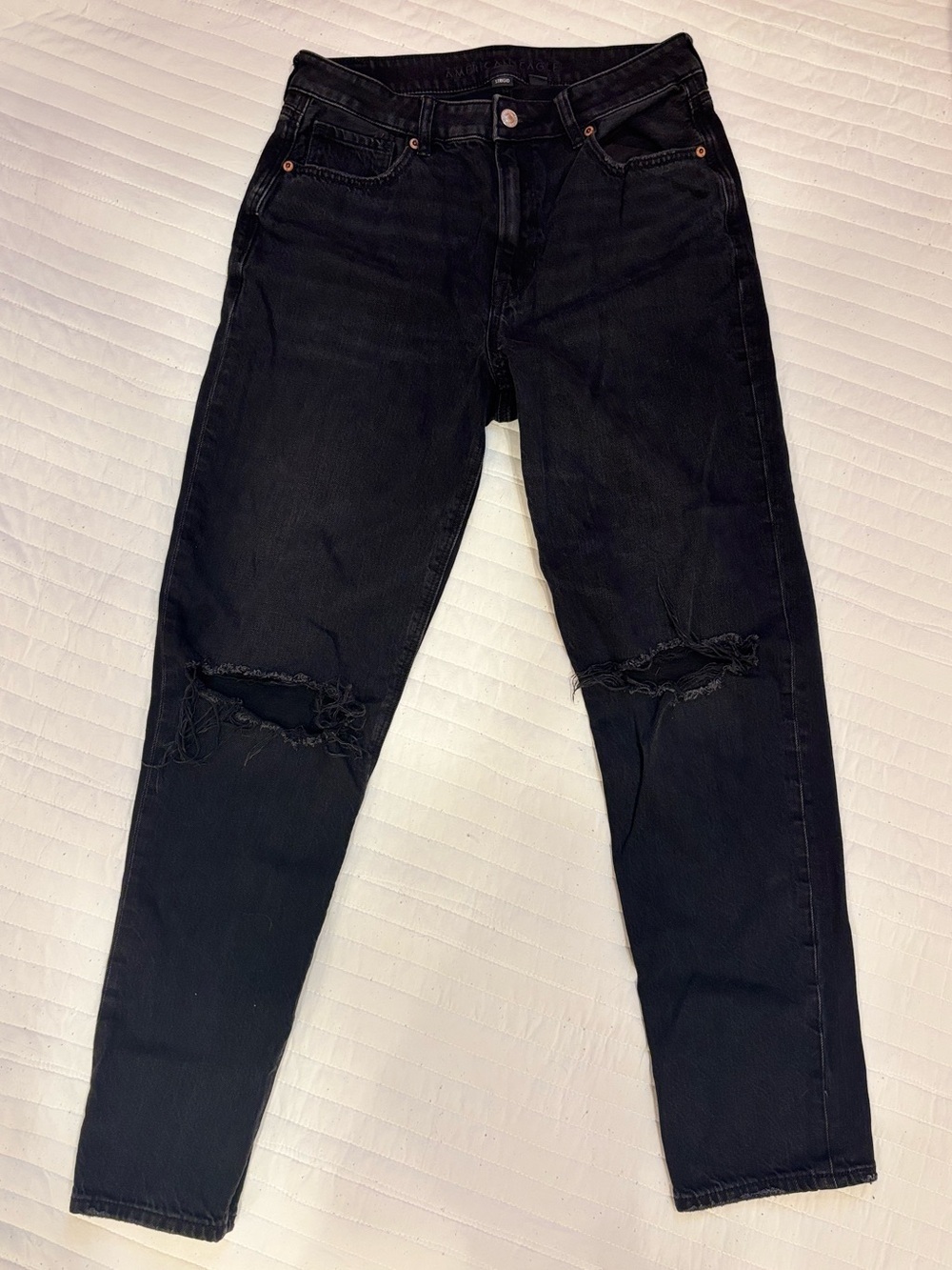 American Eagle Strigid Black Distressed Mom Jeans High Rise Denim Women's 6